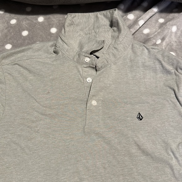 Volcom collared shirt - Picture 2 of 4